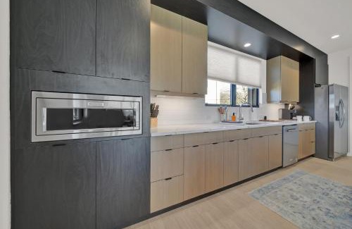 Charlotte House | 406 Katonah Amazing Location Rooftop patio views and a gym