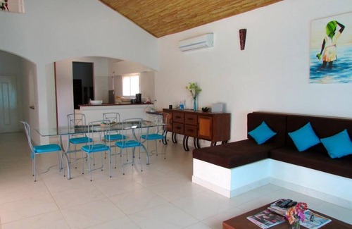 Ngaparou Villa | 40m from the sea: Luxury villa in Ngaparou (Saly) - Pool with beach