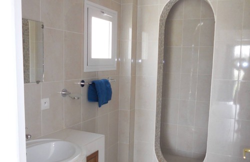 Ngaparou Villa | 40m from the sea: Luxury villa in Ngaparou (Saly) - Pool with beach