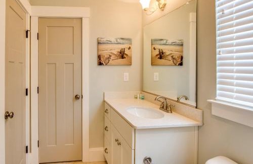 Northeast Virginia Beach House | 410B The King Neptune House