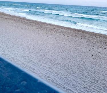 East Fort Lauderdale Hotel | 4145 By The Sea Inn & Suites