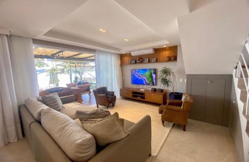 Centro House | 415 - Casa frente mar para alugar Bombinhas com 4 suítes
