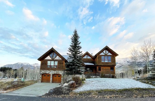 Timber Ridge House | 418 m² House ∙ 5 bedrooms ∙ 14 guests