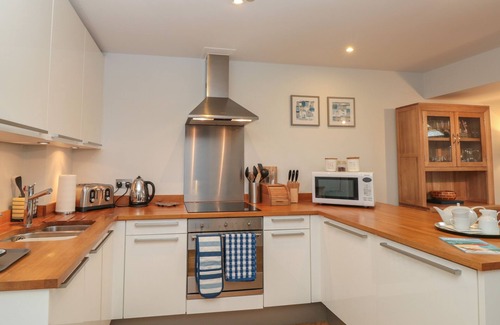 Dartmouth Cottage | 42 DART MARINA in Dartmouth