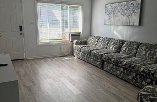 Detroit House | 420 friendly 3-bedroom house in Detroit with WiFi, AC