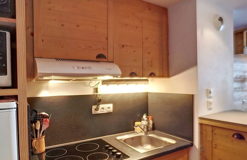 Les Bruyeres Apartment | 42m², 4/5 pers, 2 balconies, ski-in, ski-out, shops, parking