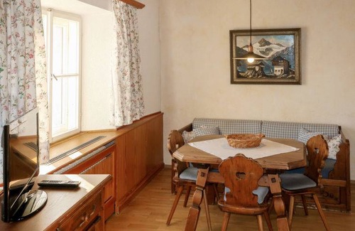Fliess House | 430 m² House ∙ 14 bedrooms ∙ 28 guests