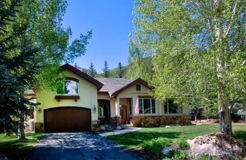 Edwards House | 44 Aspen Meadow Drive
