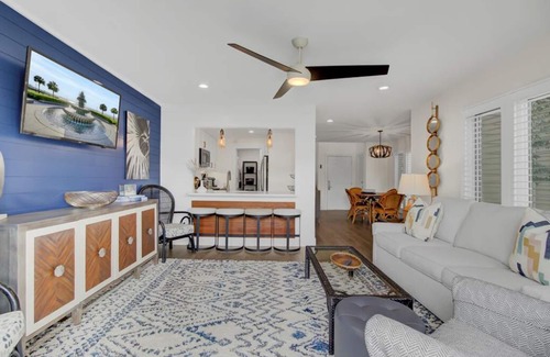 Isle of Palms House | 44 Fairway Dunes by AvantStay | Steps from Beach, Pool, Tennis/Pickleball Courts