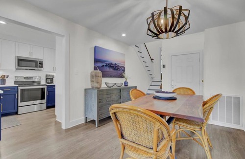 Isle of Palms House | 44 Fairway Dunes by AvantStay | Steps from Beach, Pool, Tennis/Pickleball Courts
