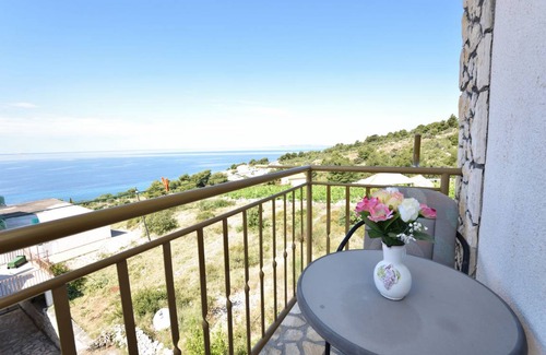 Primosten Burnji Apartment | 45 m² Apartment ∙ 2 bedrooms ∙ 4 guests