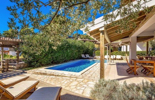 Rab Apartment | 45 m² Apartment ∙ 1 bedroom ∙ 4 guests