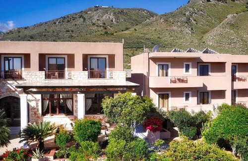 Megala Chorafia Hotel | 45 m² Hotel ∙ 127 guests