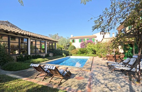 Petra House | 450 m² House ∙ 6 bedrooms ∙ 12 guests