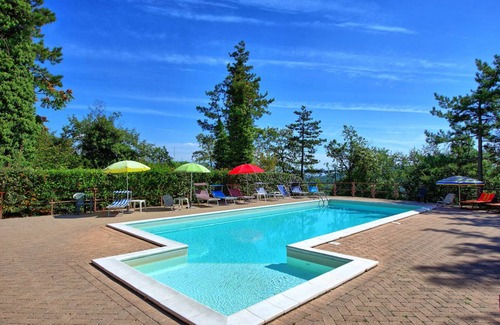 Scheggia Villa | 450 m² Villa ∙ 9 bedrooms ∙ 20 guests