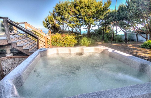 Seal Rock House | 454 m² House ∙ 5 bedrooms ∙ 10 guests