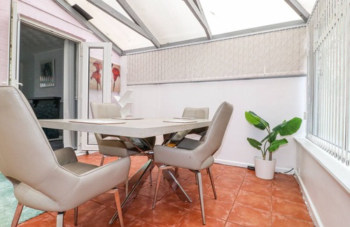Leicester Cottage | 46 DALBY ROAD, pet friendly, with a garden in Antsey