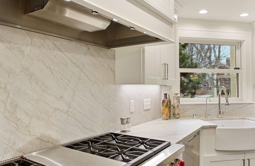 Calhoun Isles House | 4600 sq ft totally remodeled 5 bed 5 bath House with 3 car attached garage best