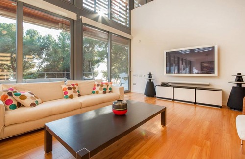 Tamarit Villa | 461 m² Villa ∙ 5 bedrooms ∙ 10 guests