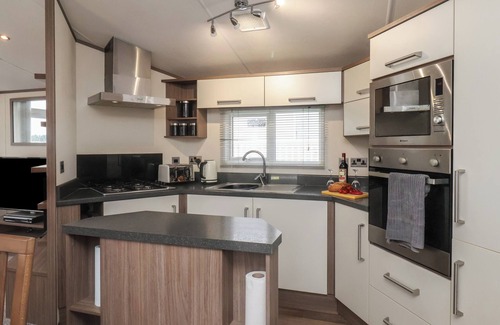 Cayton Bay Cottage | 47 The Drake Forgetmeknot