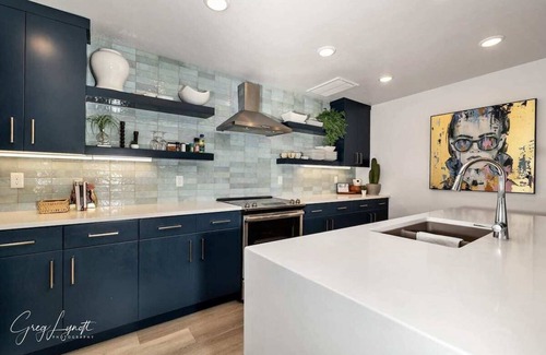St. George House | 48 Amira GERTSCH · Stand Alone Luxury Private HotTub+Pool