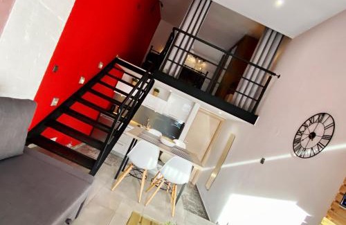 Nea Peramos Apartment | 48 Downtown Lofts