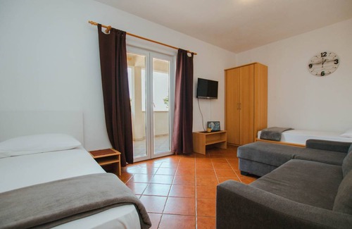 Municipality of Trogir Apartment | 48 m² Apartment ∙ 2 bedrooms ∙ 4 guests