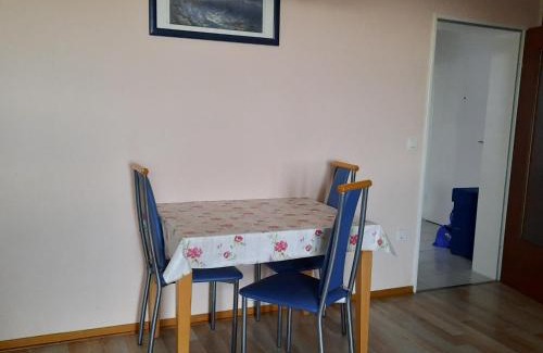 Buchholz-Kleefeld Apartment | 48 qm Whole Apartment to rent out near INI and MHH