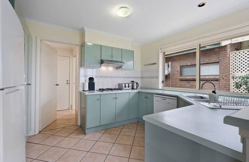 Encounter Bay House | 48 Rumbelow St - Sea Views, Near Beach