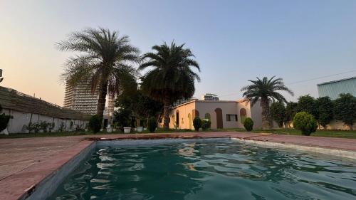 Gurugram Villa | 4am by Tipsyeuphoria