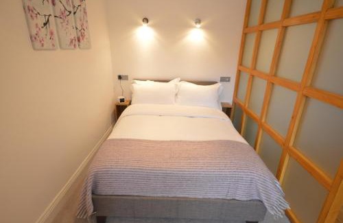 Soho Apartment | 4B Soho Studios 4th floor by Indigo Flats