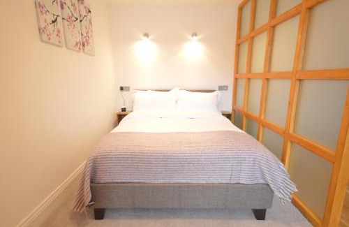 Soho Apartment | 4B Soho Studios 4th floor by Indigo Flats
