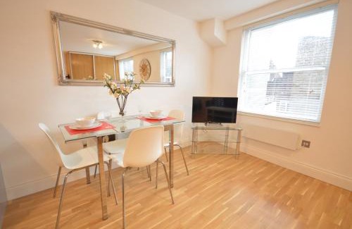 Soho Apartment | 4B Soho Studios 4th floor by Indigo Flats