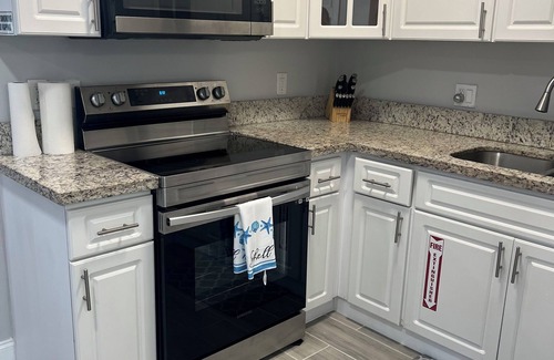 Central Fort Lauderdale House | 4BD/2BA Fort Lauderdale getaway w/WiFi and AC. Only few miles from beach