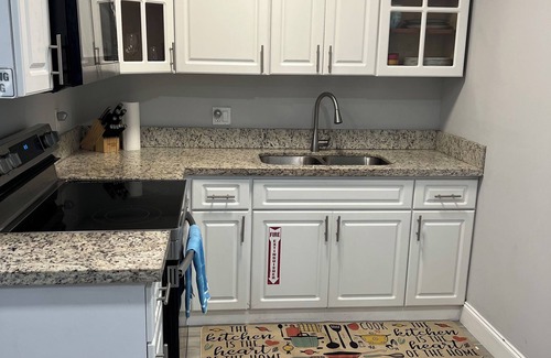 Central Fort Lauderdale House | 4BD/2BA Fort Lauderdale getaway w/WiFi and AC. Only few miles from beach