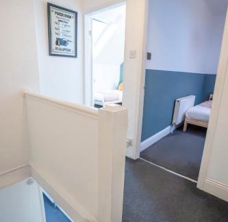 Wallsend Apartment | 4Bedrooms-3Bath-9Beds-Wallsend