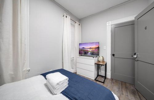 South Boston Apartment | 4BR 1BH Apt in South Boston near Old Harbor Beach
