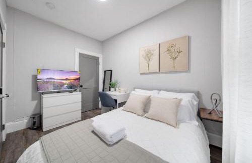 South Boston Apartment | 4BR 1BH Apt in South Boston near Old Harbor Beach