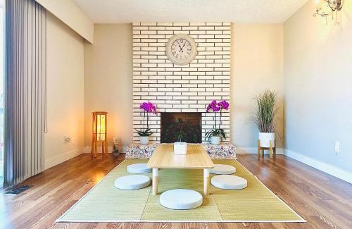 Renfrew-Collingwood House | 4BR 2BA Downtown-View Cozy House with Parking, Pet-Free