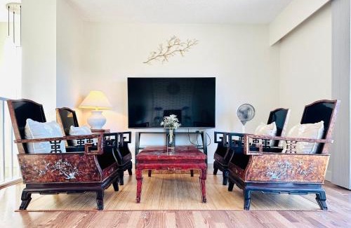 Renfrew-Collingwood House | 4BR 2BA Downtown-View Cozy House with Parking, Pet-Free