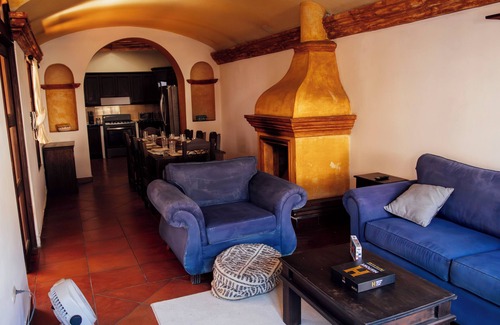 Antigua Guatemala House | 4BR 4BA - Group-Friendly house in Antigua w Jacuzzi, Theater, Starlink Internet