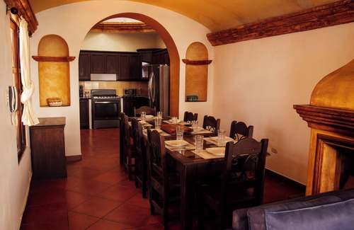 Antigua Guatemala House | 4BR 4BA - Group-Friendly house in Antigua w Jacuzzi, Theater, Starlink Internet
