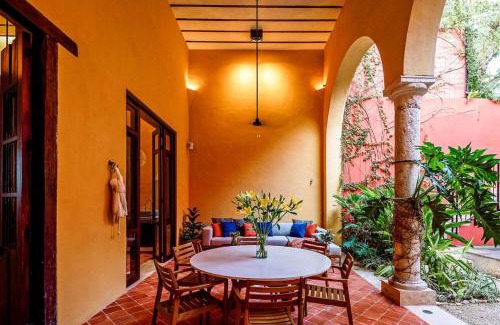 Centro House | 4BR Colonial Elegance and Priv Oasis Downtown Merida