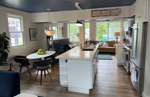 Beach Haven West Cottage | 4br. cozy cottage with Kayaks on the lagoon.