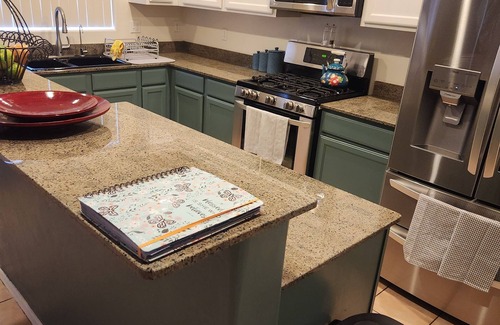 Drexel Heights House | 4BR Desert Vista Sanctuary๑⁠๑Hot Tub๑⁠๑Presidio Neighborhood๑⁠๑Top Host๑⁠๑