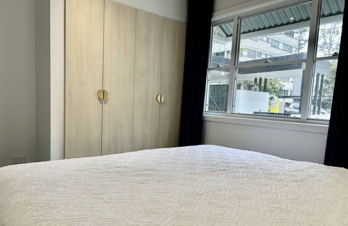 St. Lucia House | 4BR Family home with pool. 2KM from Brisbane city