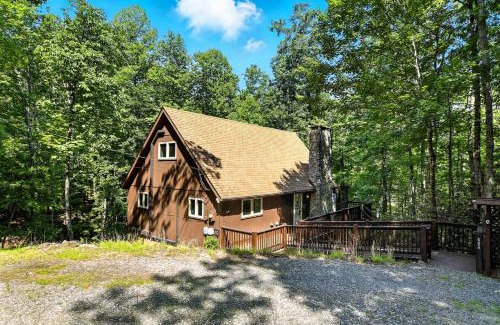 Deep Gap House | 4BR Hawk Ridge Cabin Game Room & Porch