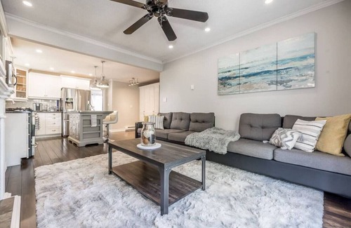 Alcona House | 4BR Home w/Hot Tub, Firepit Near Innisfil Beach