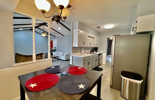 Universal City House | 4BR Home w/Pool Furnished Extended Stay near Randolph AFB Fast Wi-Fi W/D
