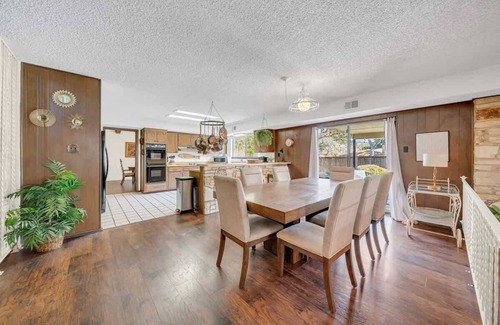 Universal City House | 4BR Home w/Pool Grill Sleeps 12 Near AFB